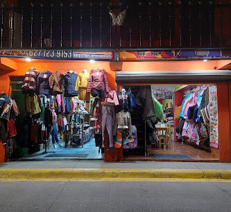 Zapatería y ropa MÁS POR MENOS DINERO